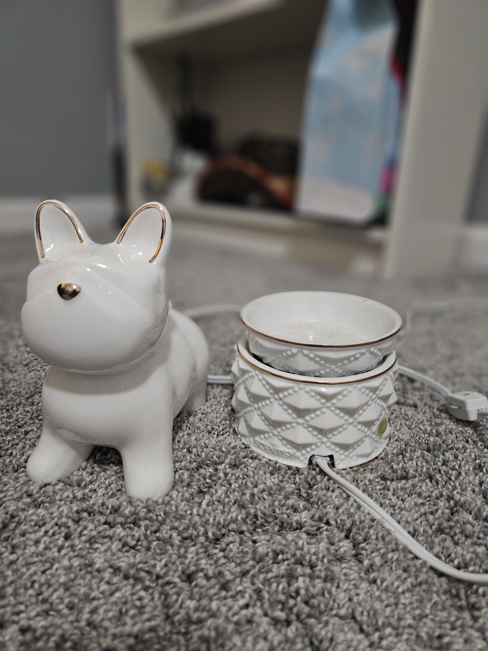 Scentsy Ceramic White Gold-Trim Wax Warmer - And Dog Statue Home Art